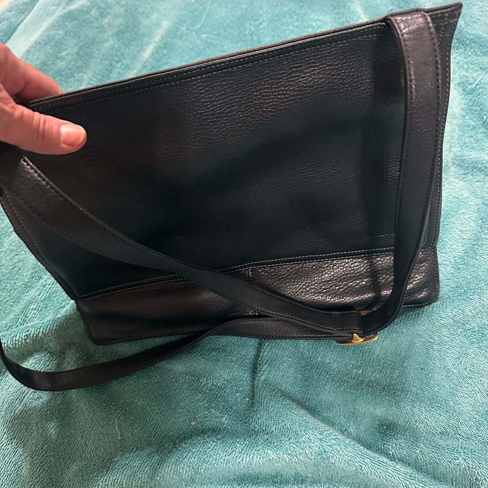 Liz Claiborne Classic Black Leather Crossbody Shoulder Bag